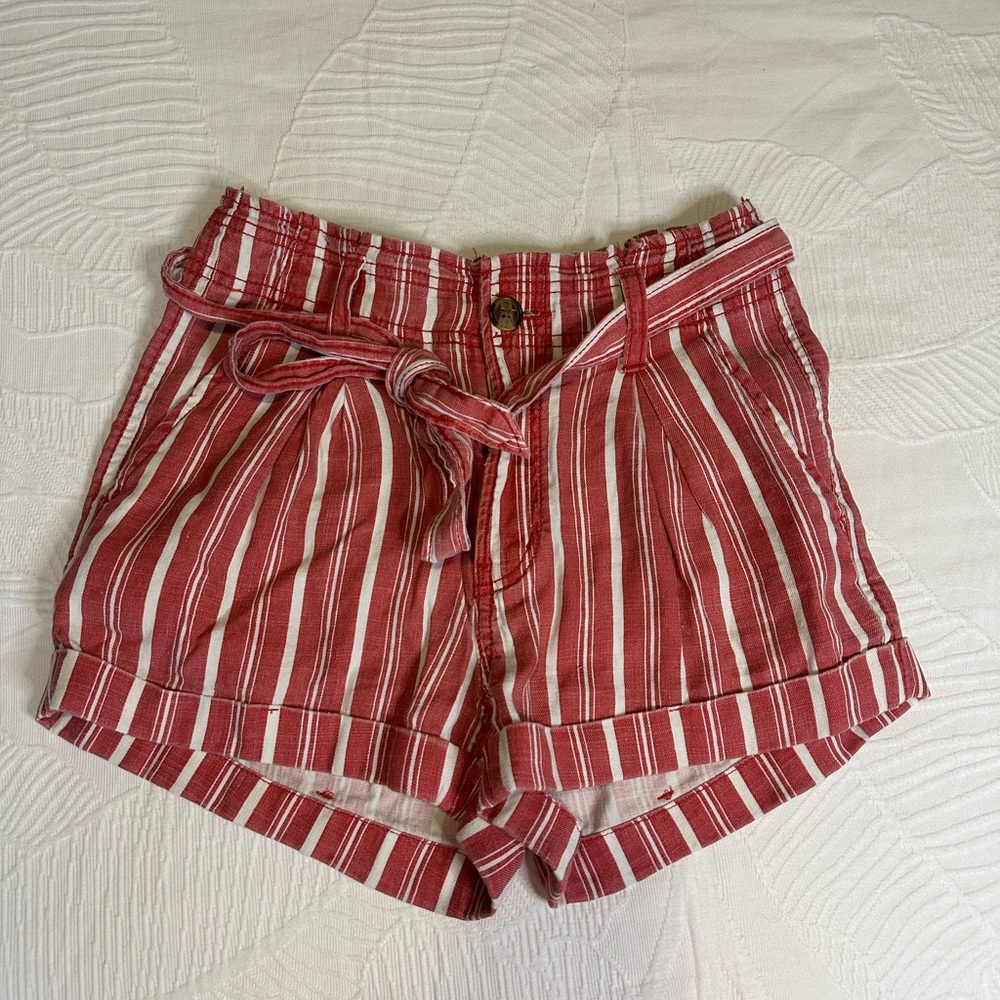 Red and white striped American eagle size 00